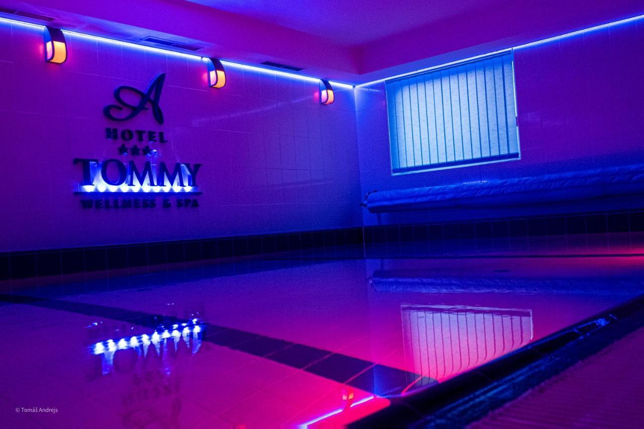 Hotel Tommy Wellness & Spa Náchod Exteriör bild